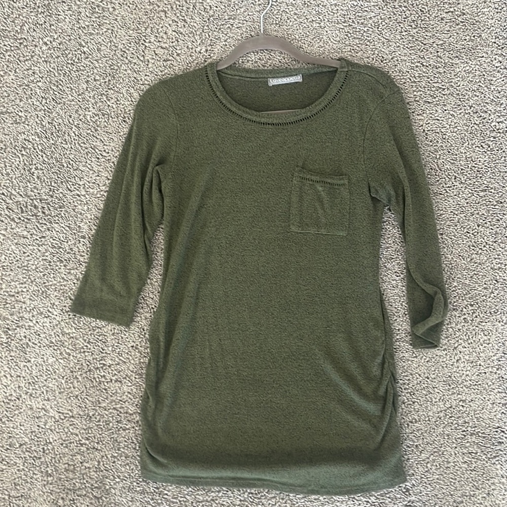 Loveappella maternity blouse, forest green 3/4 sleeve, form fitting. Size M